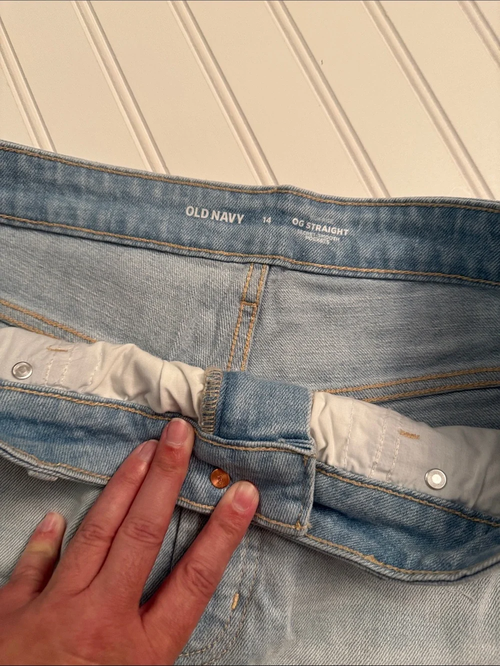 NWT Old Navy High Rise OG Straight Cut-Off Denim Shorts Women’s Size 14 Light Wa